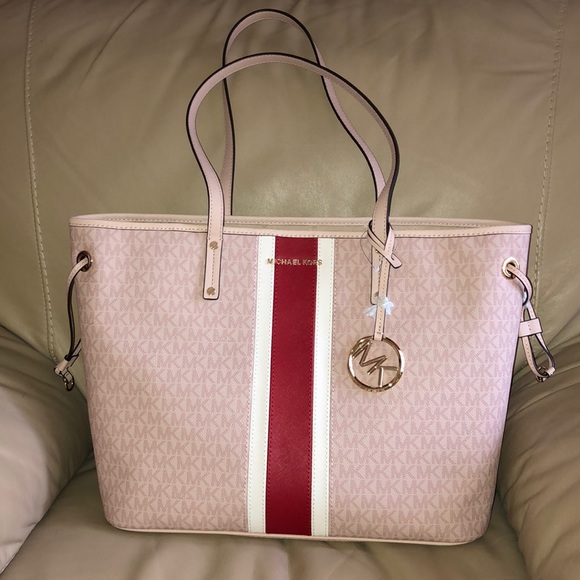 Michael Kors Handbags - 💥💥SOLD💥💥 Michael Kors Jet Set Travel Tote